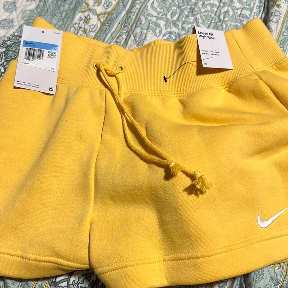 i bought these took the tags off & they didn’t fit. mad AF. so cute BRAND NEW